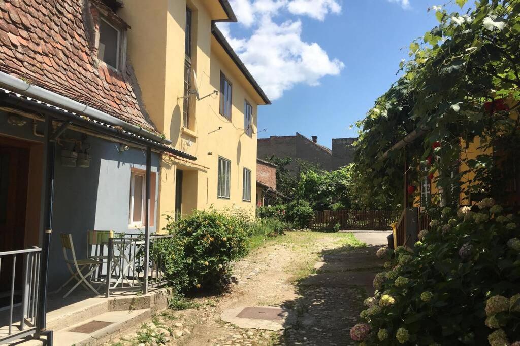 Lamp Street Apartment Sibiu Exterior photo